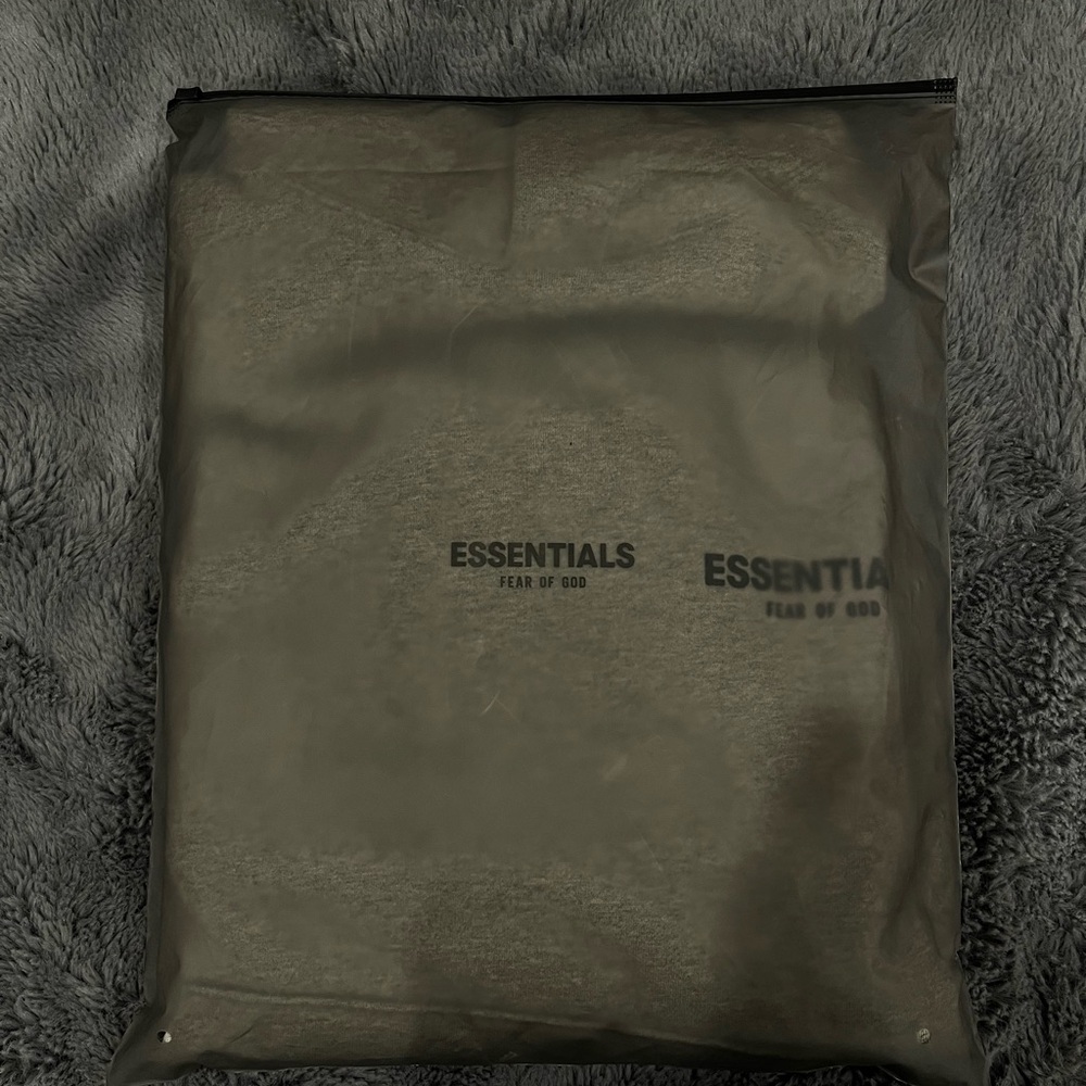 DARK OAT ESSENTIAL HOODIE (SIZE S)